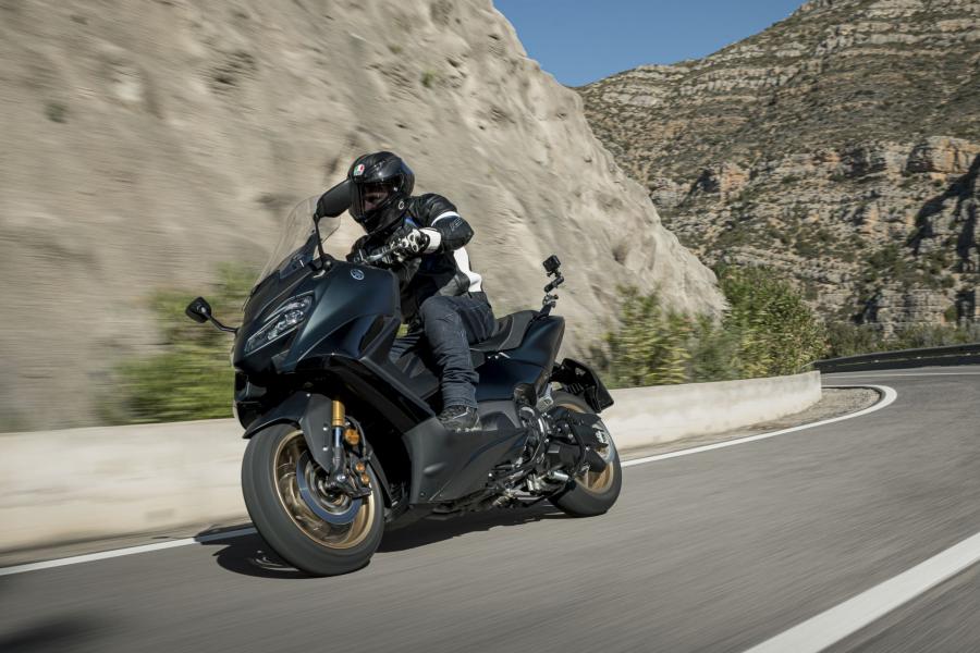 Yamaha (2022) TMAX Tech Max review 10 things to know Visordown